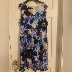 Size 8 royal blue print